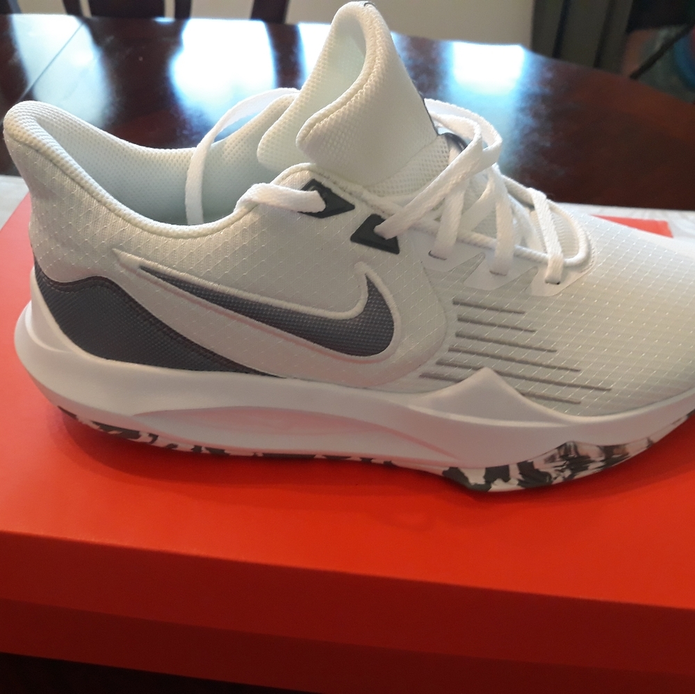 Nike precision v
